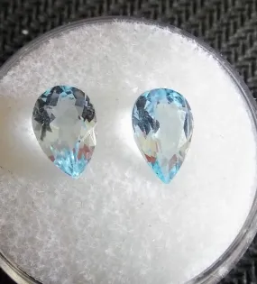 2.96ct MATCHED PAIR OF PEAR SHAPED AQUAMARINE