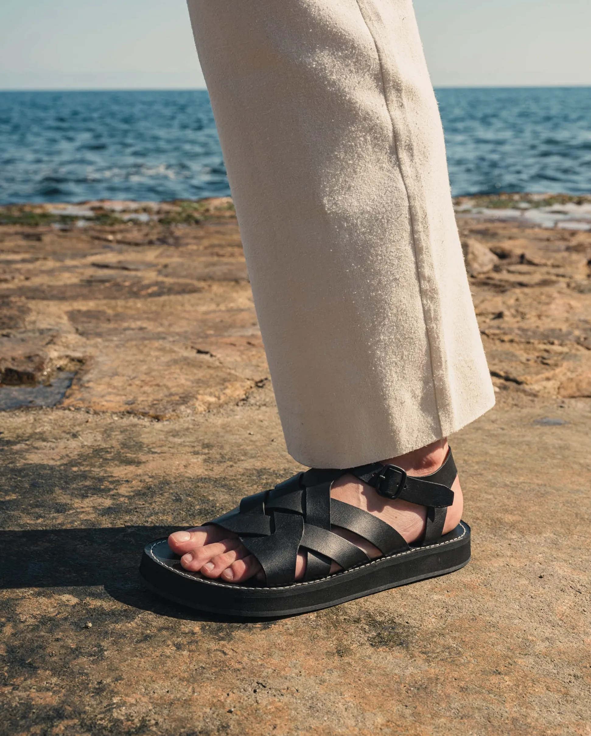 BELTRA FISHERMAN SANDAL / BLACK