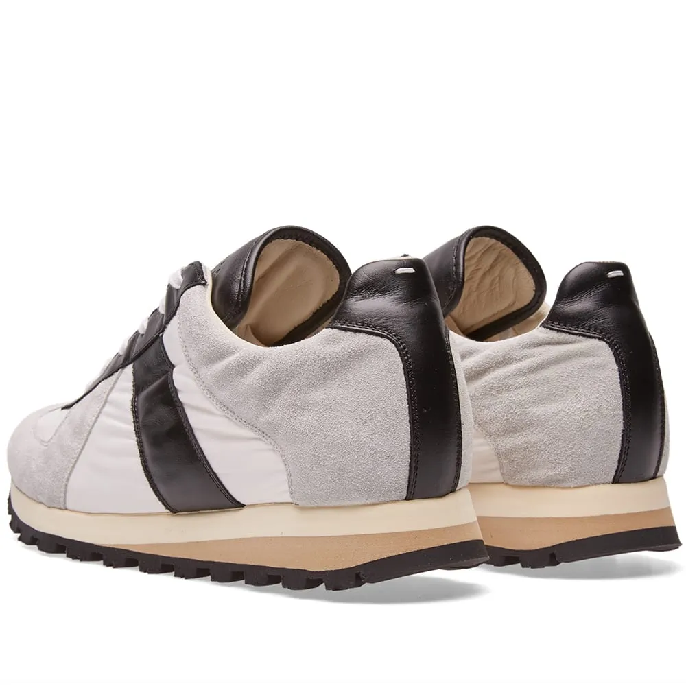 Maison Margiela 22 Retro RunnerWhite & Black