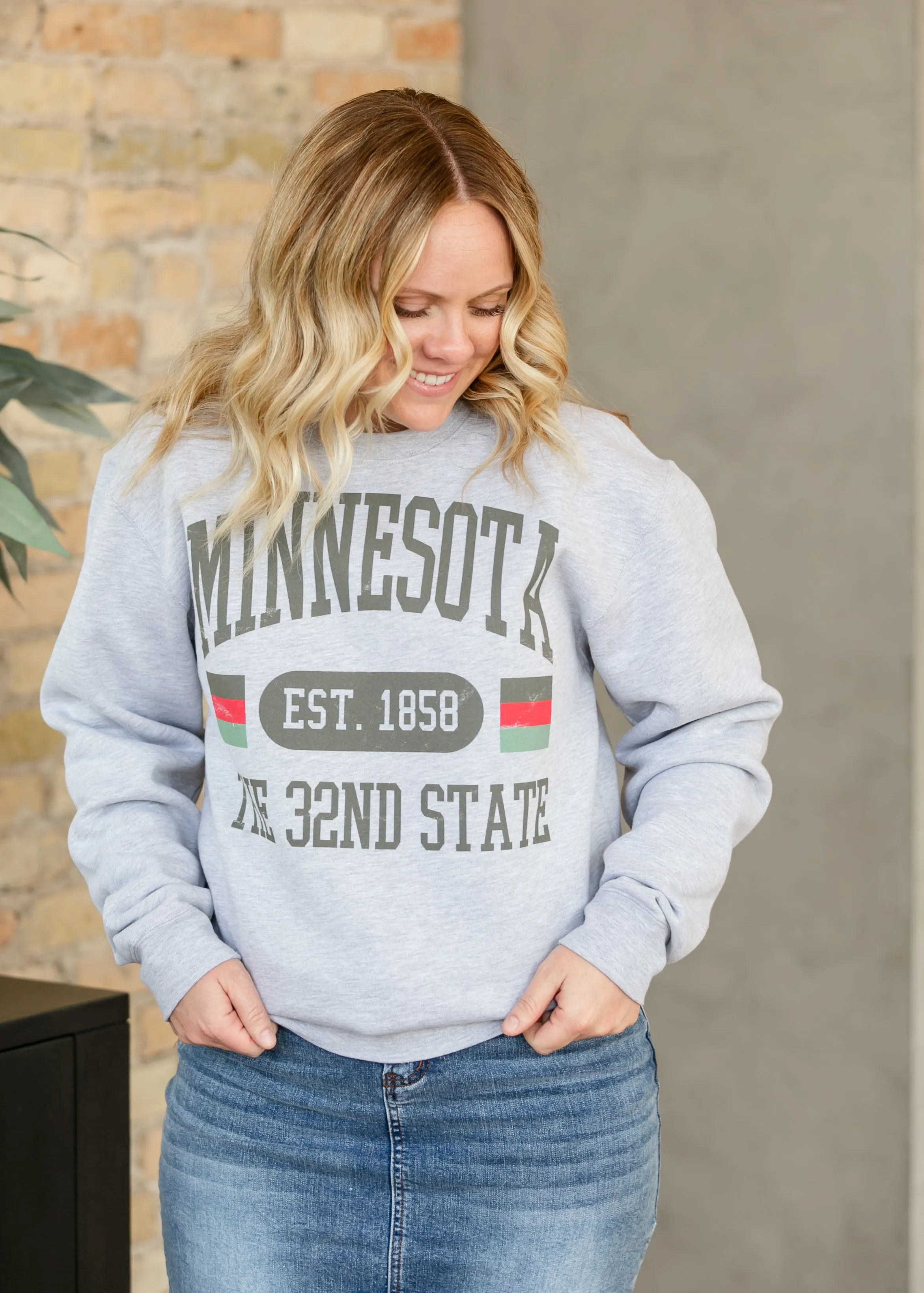 Minnesota Graphic Unisex Crewneck Sweatshirt