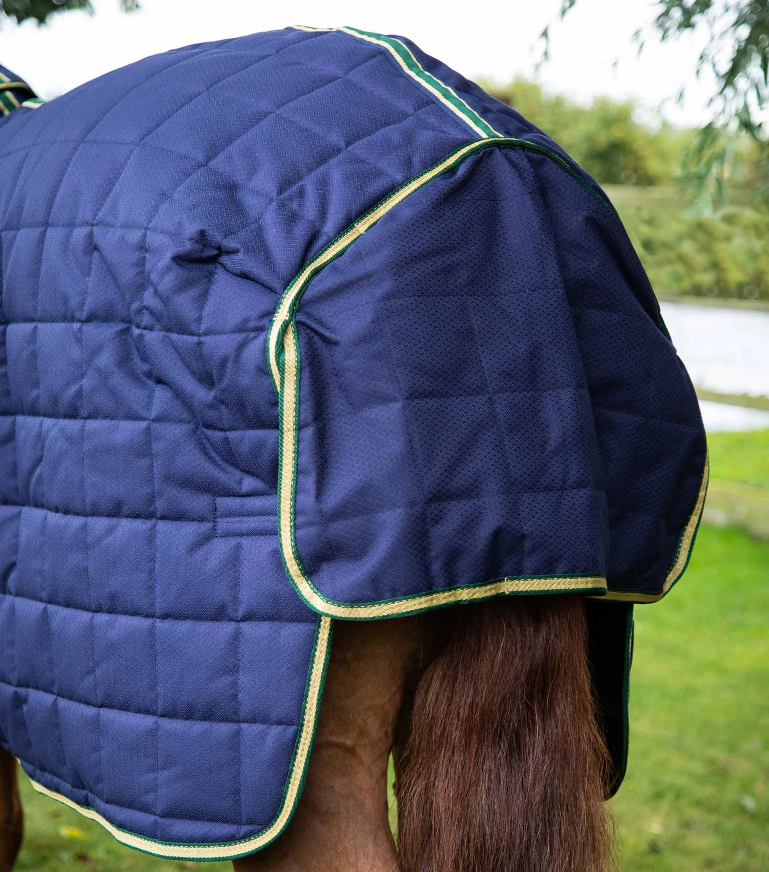 Premier Equine Lucanta 450g Stable Rug with Neck Cover | Elite Saddlery