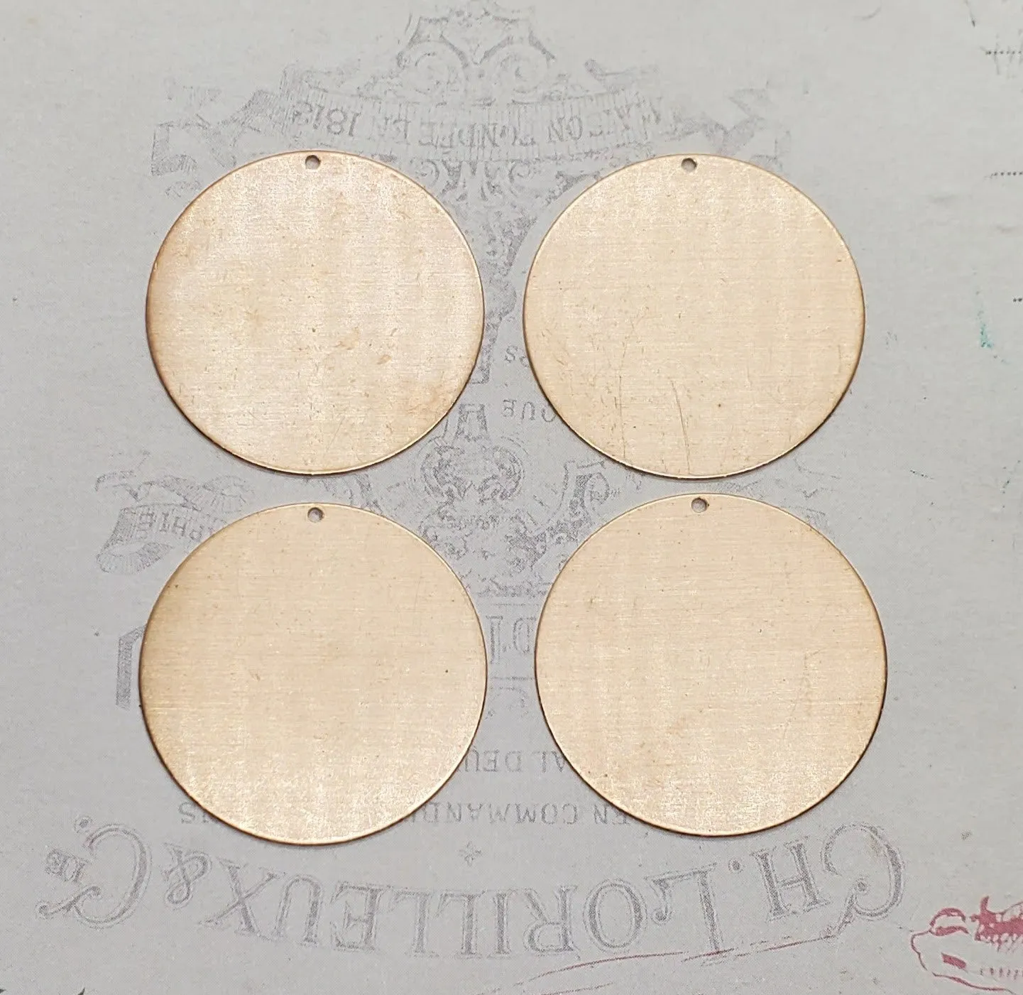 Raw Brass Round Circle Shape Charms (4) - TCA1893