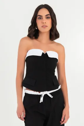 Top strapless fit ajustado solapa contraste