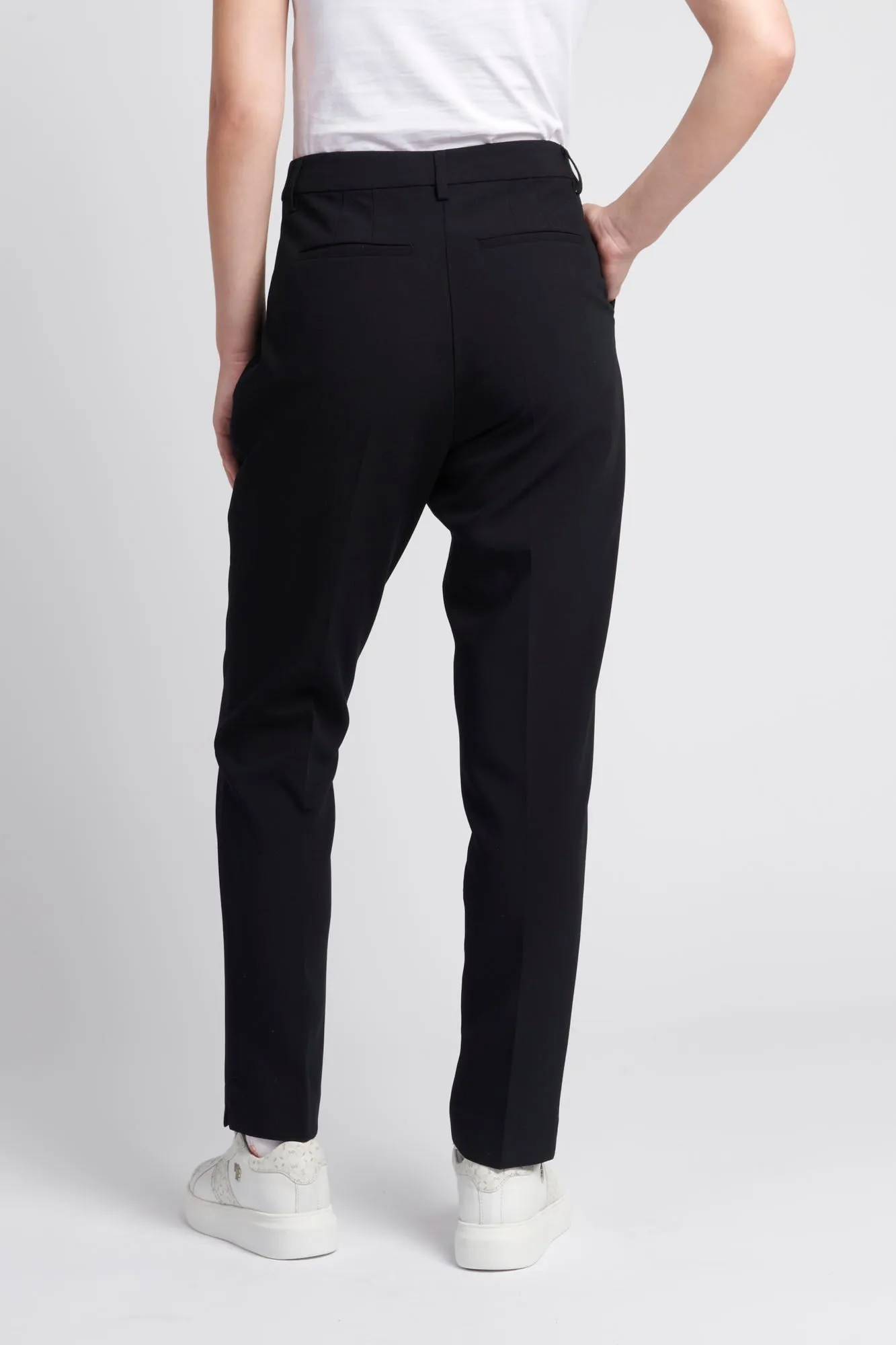 Womens Skinny Leg Trouser in Black