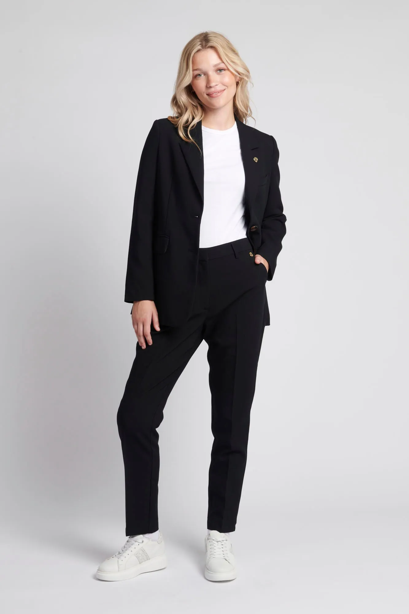 Womens Skinny Leg Trouser in Black