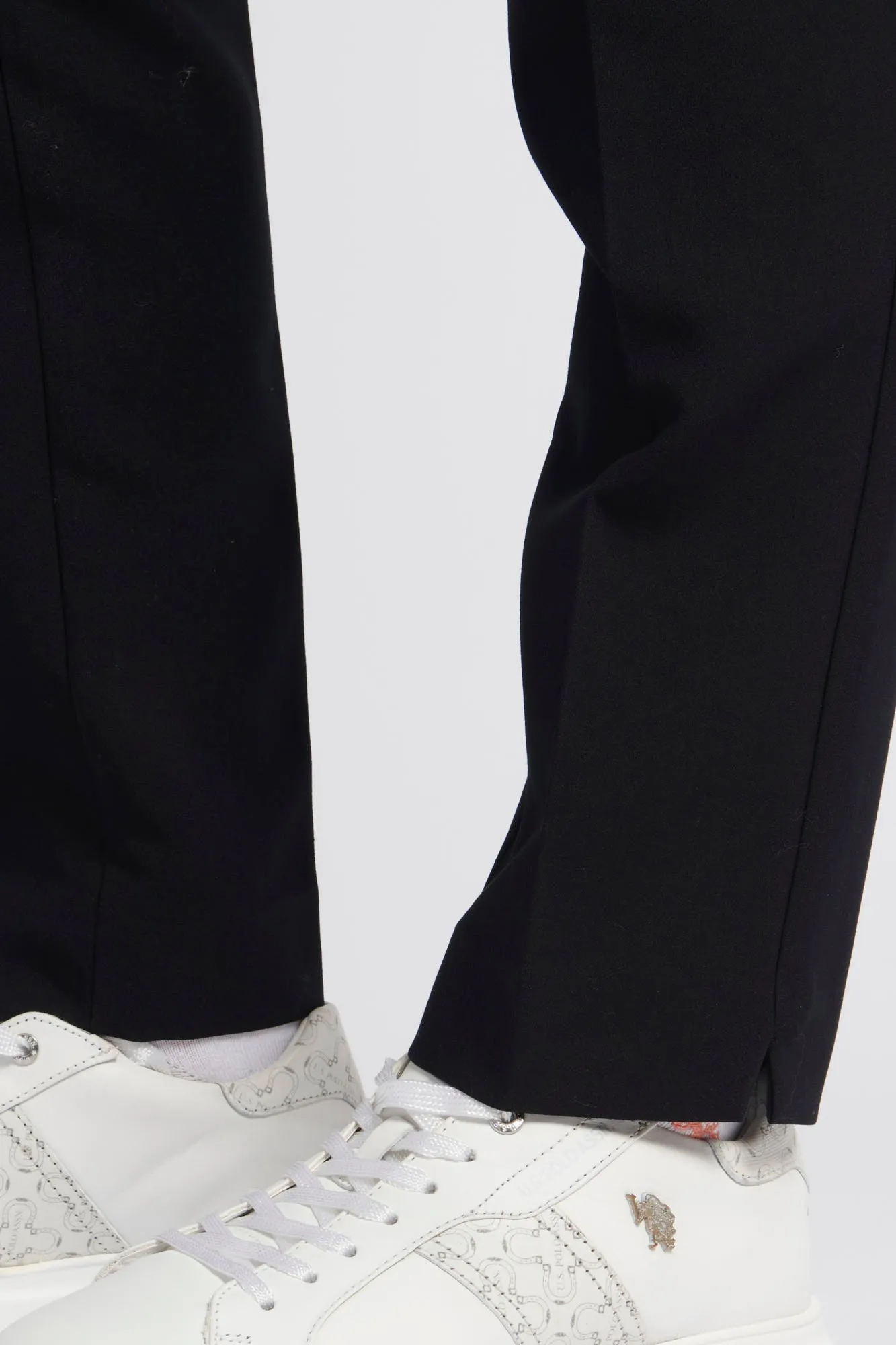 Womens Skinny Leg Trouser in Black